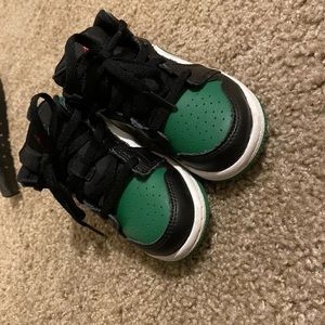 Jordan 1 Mid Green Toe